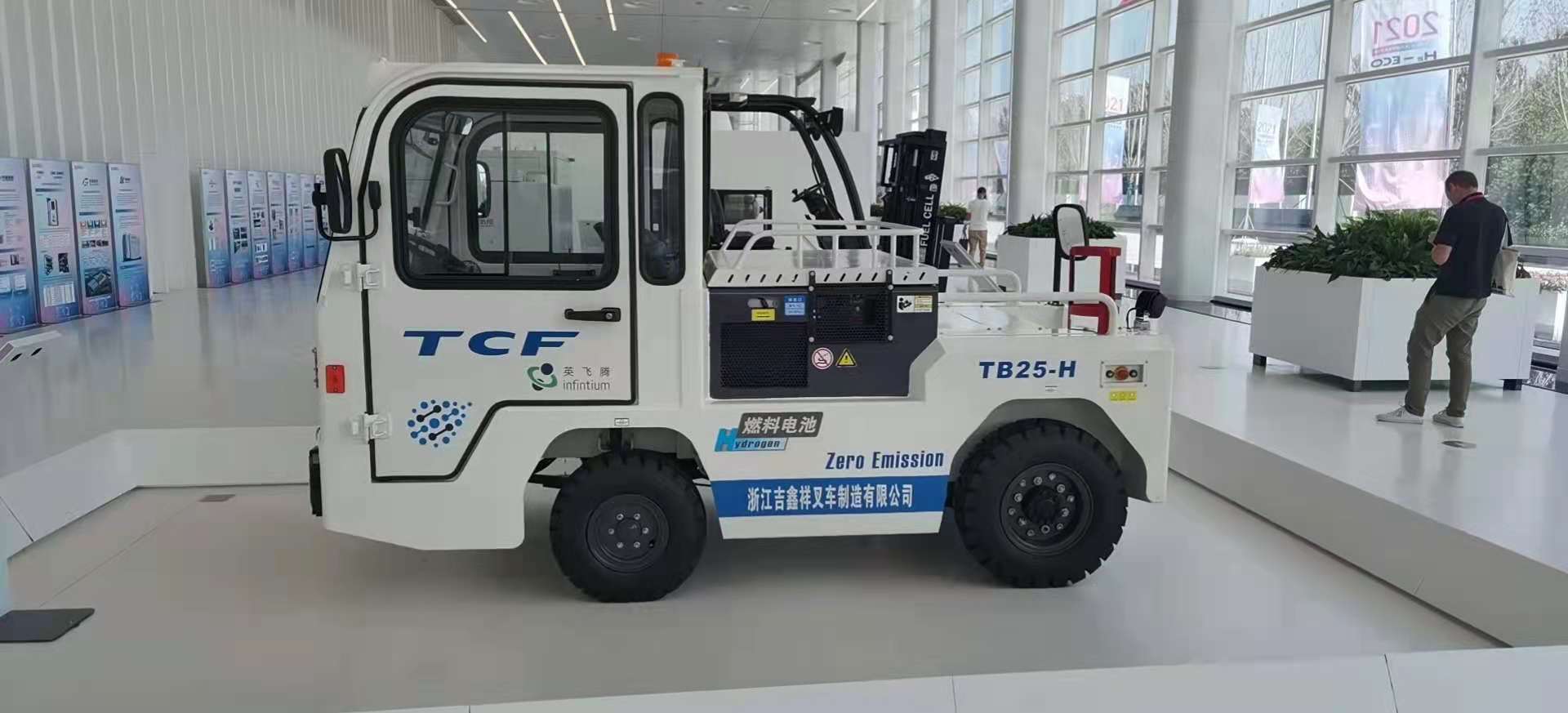 7 英飛騰叉車.jpg